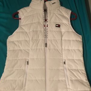 A tommy Hilfiger vest